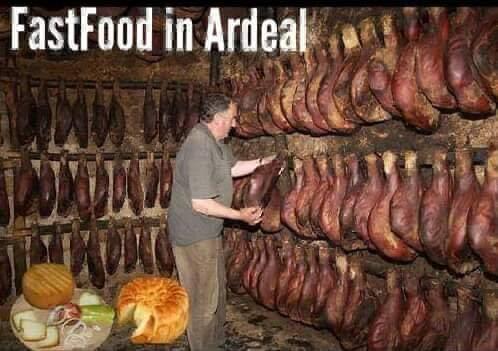 F8lNYDaWAAAeWZj (498×351)